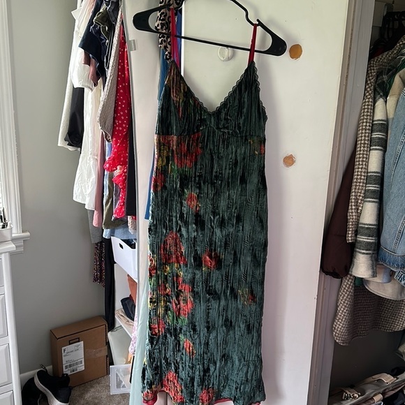 lisa ho Dresses & Skirts - Vintage Lisa Ho velvet dress